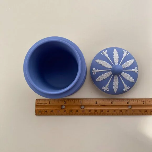 Wedgwood Blue Jasperware Lidded Jar with White Motif - Picture 6 of 8
